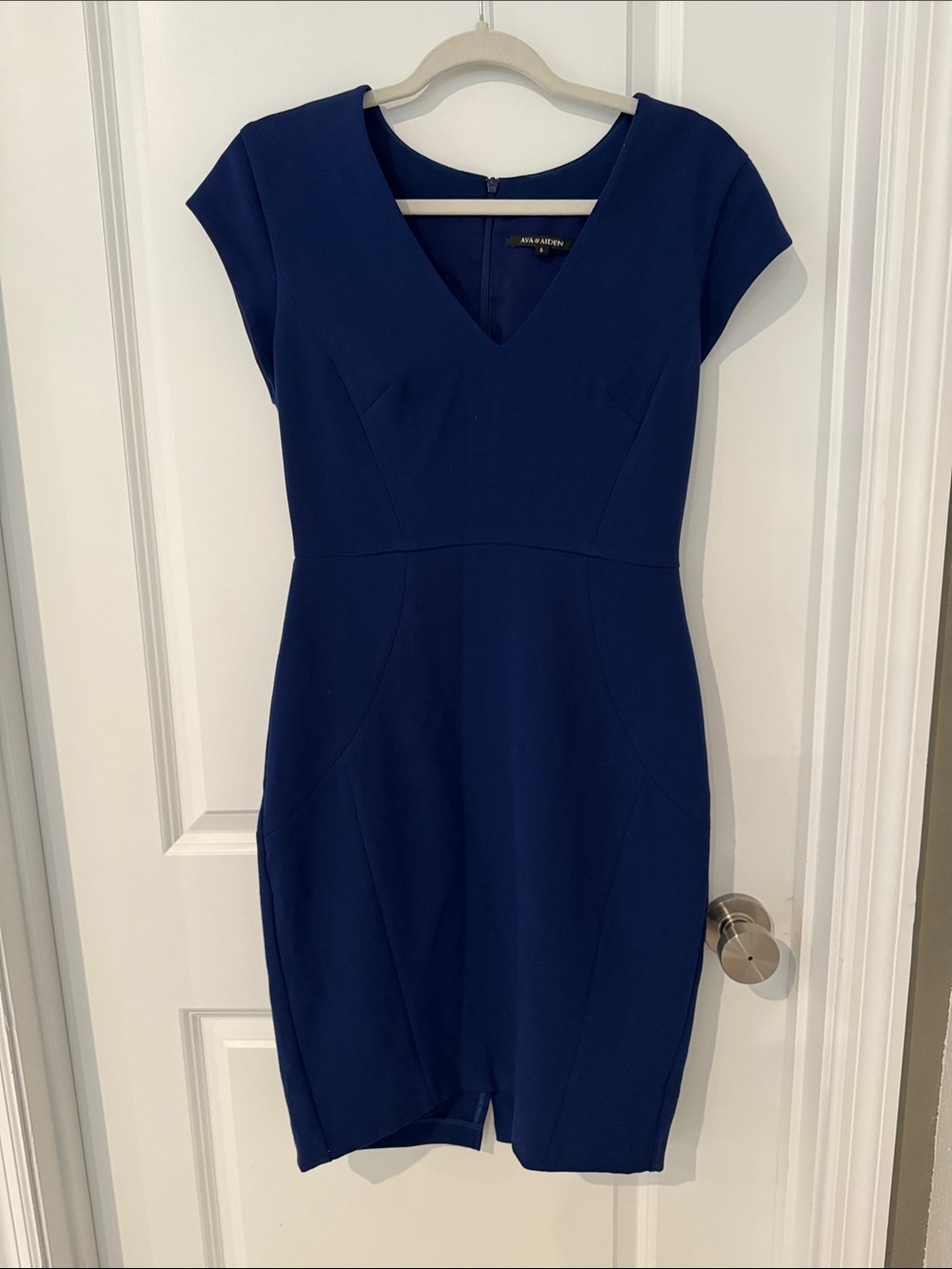 Ava & Aiden Navy V‑Neck Cap Sleeve Sheath Dress